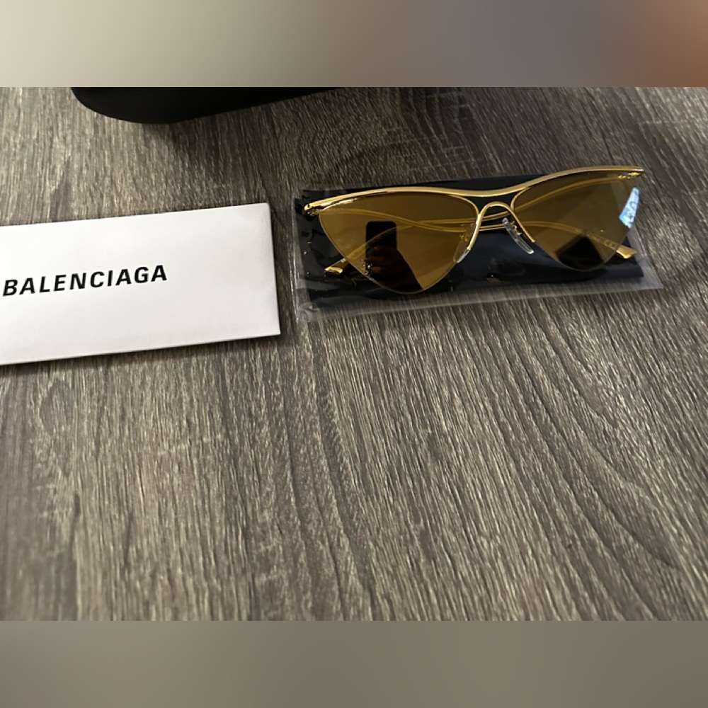 Balenciaga Curve Narrow Cat eye Sunglasses